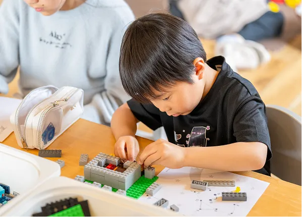 課題に取り組む子ども